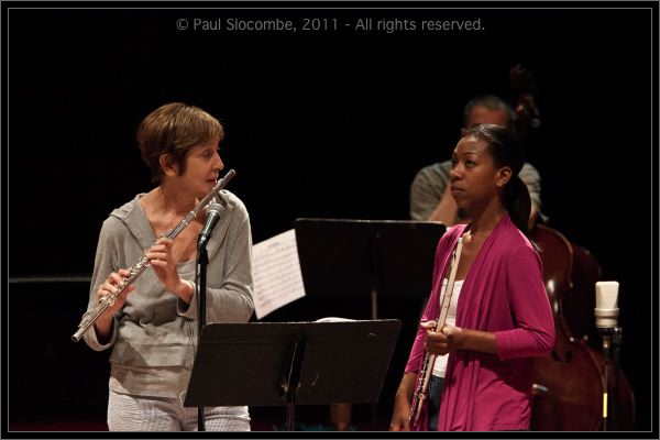 110701AliFlutes14444