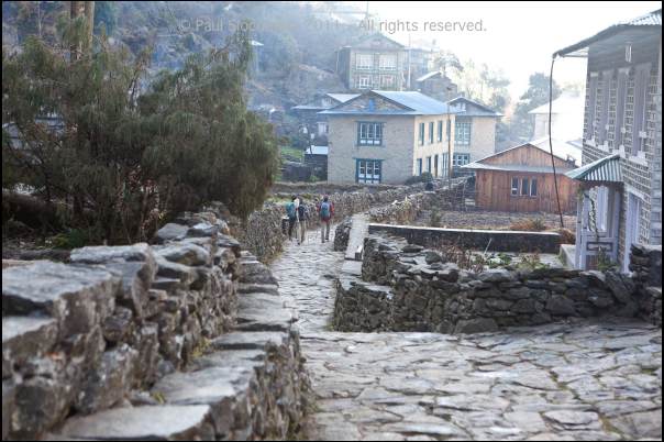 101213lukla05601